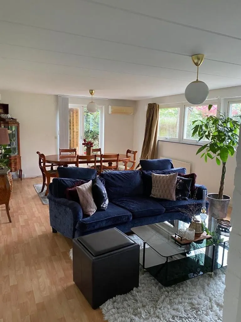 Mysig Laegenhet Med Villakaensla Gothenburg Apartment